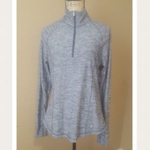 Old Navy semi fitted active top sz L